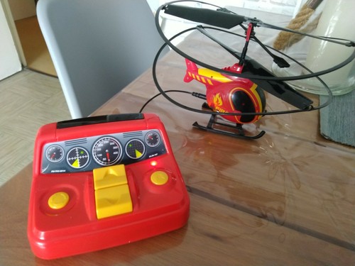 Hélicoptère radiocommandé