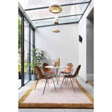 Tapis touffeté à la main en