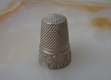 Antique beautiful solid silver and vermilion thimble, boar head hallmark.