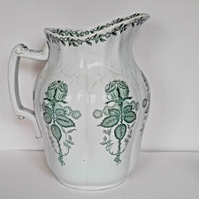 Broc en faïence de toilette