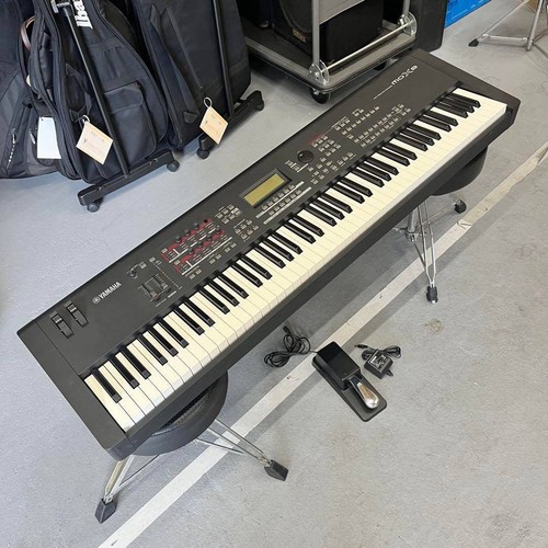 Yamaha mox8 key music - 88-key,