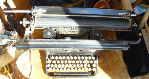 Machine écrire ancienne - À,