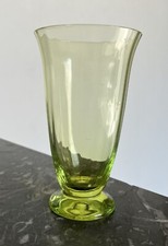 Vase En Cristal Vert A Côtes