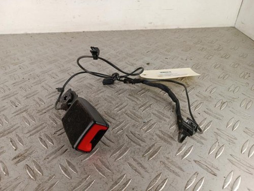Attache ceinture arriere - , droit