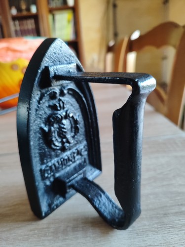 Ancien fer repasser fonte - ancien, a