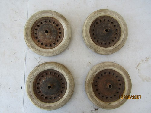 Lot 4 anciennes roues - 20..,