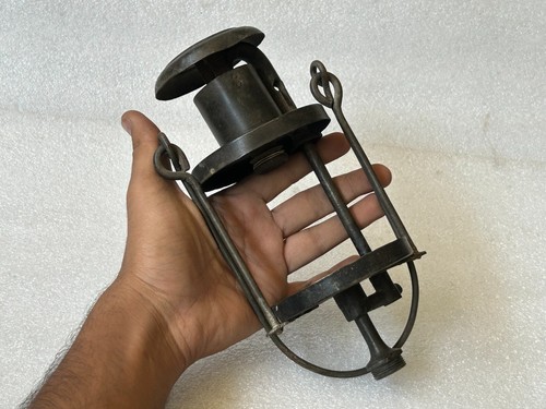 Lampe pétrole sous - À,