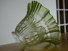 UN ANCIENNE TULIPE A GRIFFE