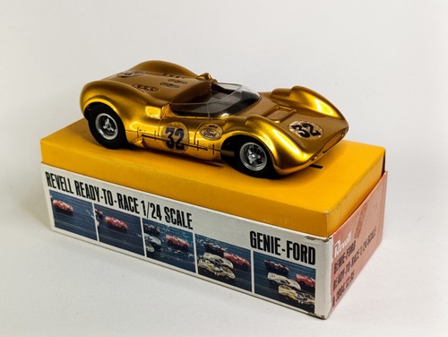Revell voiture circuit slot