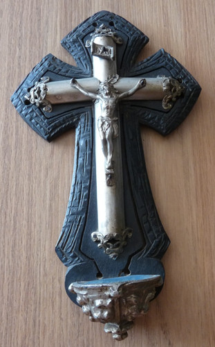 Ancien crucifix benitier bois - crucifix, benitier,