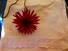 métis ,artisanal,broderie anglaise,1m,06 h x1,40 rideau blanc 