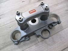 APRILIA PEGASO 650 ROAD 2005 05 FRONT FORK BRIDGE TOP STEERING PLATE