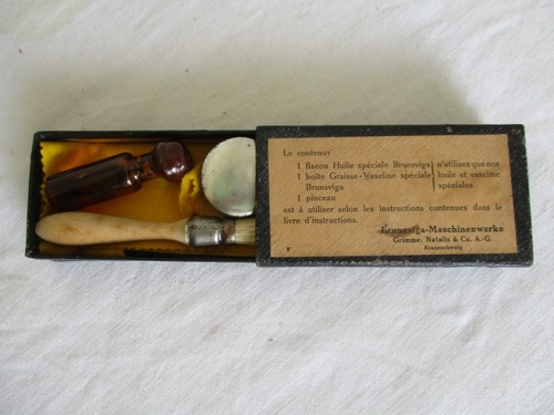 Ancienne boite kit - , plein