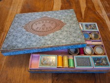 Très ancienne boîte Perles