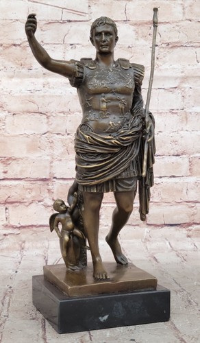 Sculpture bronze gaius - en,