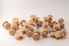 Lot de 36 tourets bois H0 1:87