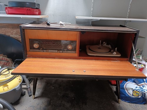 Meuble radio tourne - , disque