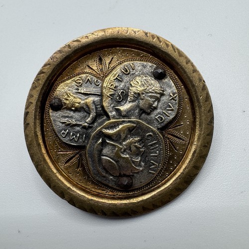 Gros bouton ancien vers - ancien, 1900