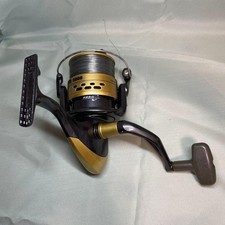 Moulinet Okuma noir/or