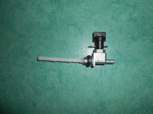 Robinet essence 12x100 peugeot - robinet,