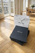 Boite  Prada rigide bleue