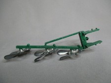 AP614 BRITAIN PLOUGH 3 SOCS PLOUGH TRACTOR FOR DIORAMA 13 cm REF 9546