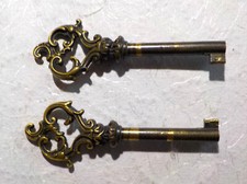 2 Jolies clés anciennes de
