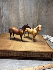 2 Vintage Classic Size Breyer Horses. Chestnut and Palomino Quarter Horse *READ*