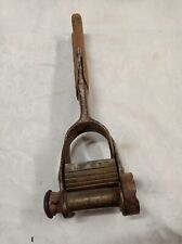 Ancienne bouchonneuse manuelle