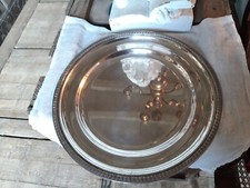 elegant plat en métal