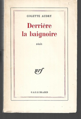 Chien derrière baignoire - chien,