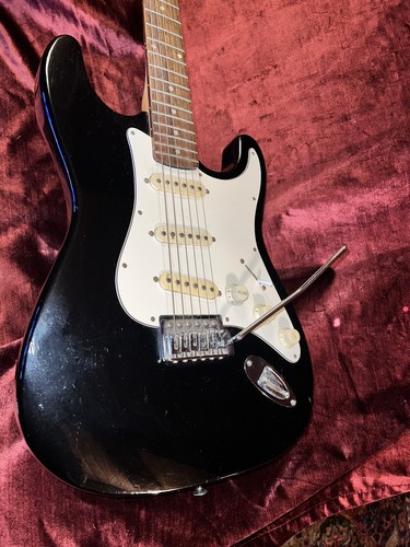 Washburn blk whit electric - washburn, blk/whit