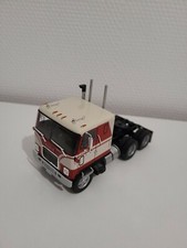 MINIATURE IXO : TRACTEUR SEUL GMC ASTRO 95 NEUF 1/43