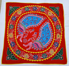 Tenture murale Rouge brodée