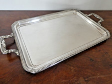 Petit plateau en métal