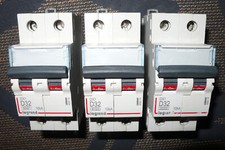 DISJONCTEUR 2 POLES PROTEGES