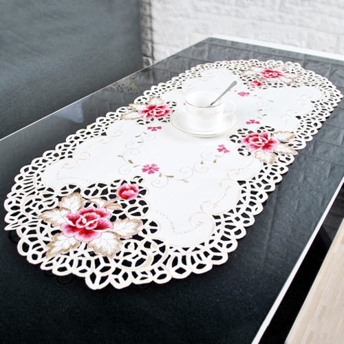 Hot nappe ovale dentelle - en,