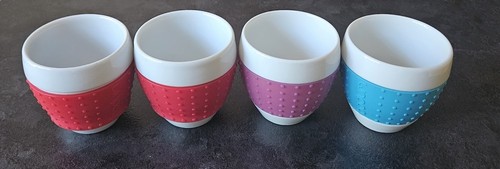 Lot tasses à - 4,
