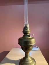 Lampe à pétrole ancienne