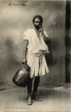 Old postcard AK ALGERIA water carrier (787060)
