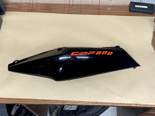 Flanc gauche honda cbf 600 - ar,