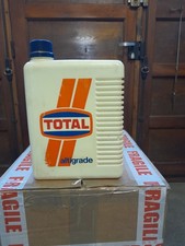 ancien bidon huile vide total