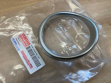 UN ENTOURAGE DE COMPTEUR