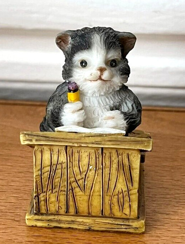 Adorable figurine chat qui - adorable,