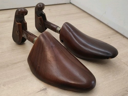 Paire embauchoirs chaussures - d'embauchoirs,