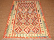 Tapis Kilim Oriental Tissé À