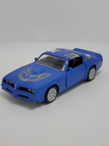 Blue 1978 pontiac - 1/18,