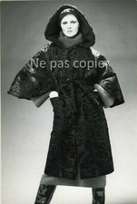 MODE DAN BERANGER 1975