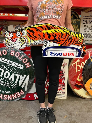 Vintage style metal - style, esso