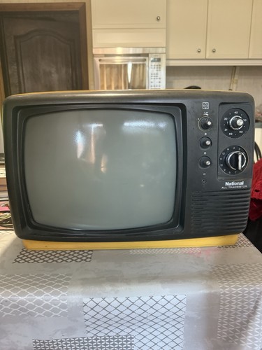 Téléviseur portable vintage